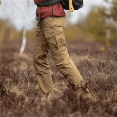 Tactical pants met cargo pockets