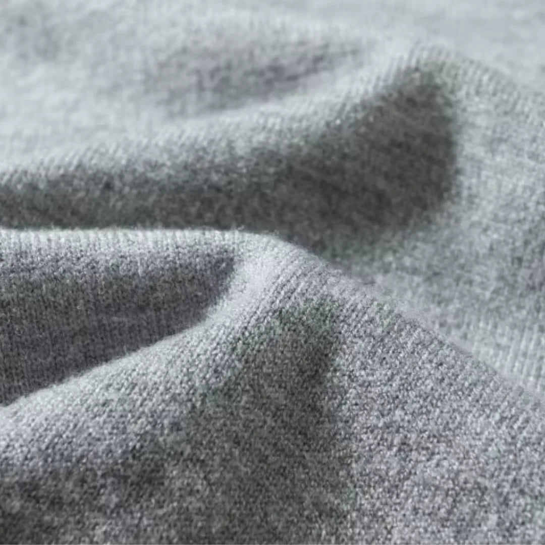 V-hals trui met lange mouwen en ribgebreide afwerking