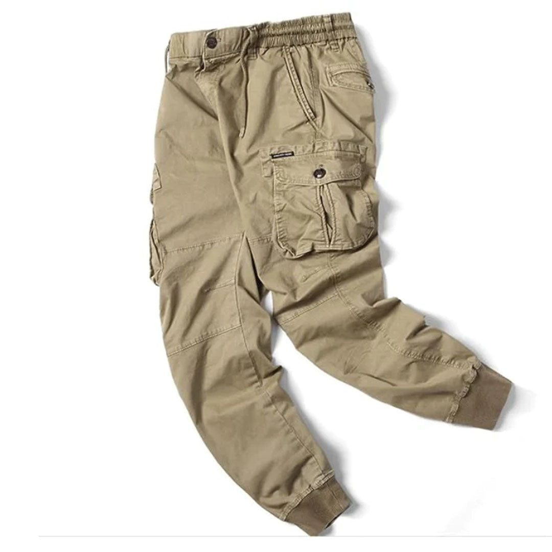 Lange cargo-broek voor heren, ideaal voor een stoere en utilitaire uitstraling in je dagelijkse kledingstijl. Gemaakt van duurzame materialen voor langdurig comfort.