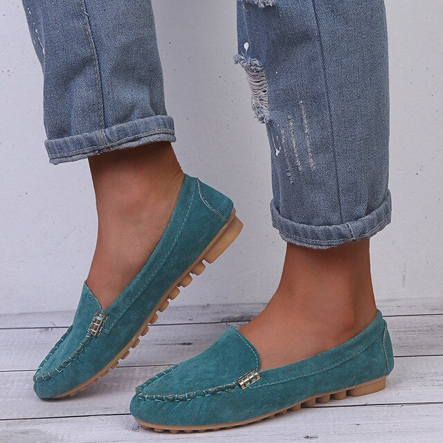 Casual slip-on loafer - een must-have voor een klassieke uitstraling. Voorzien van een trendy veterontwerp en distressed look, met rubberen antislipzolen voor uitstekende grip. Hoogwaardige kwaliteit en comfort voor moeiteloze elegantie. Gratis verzending beschikbaar.