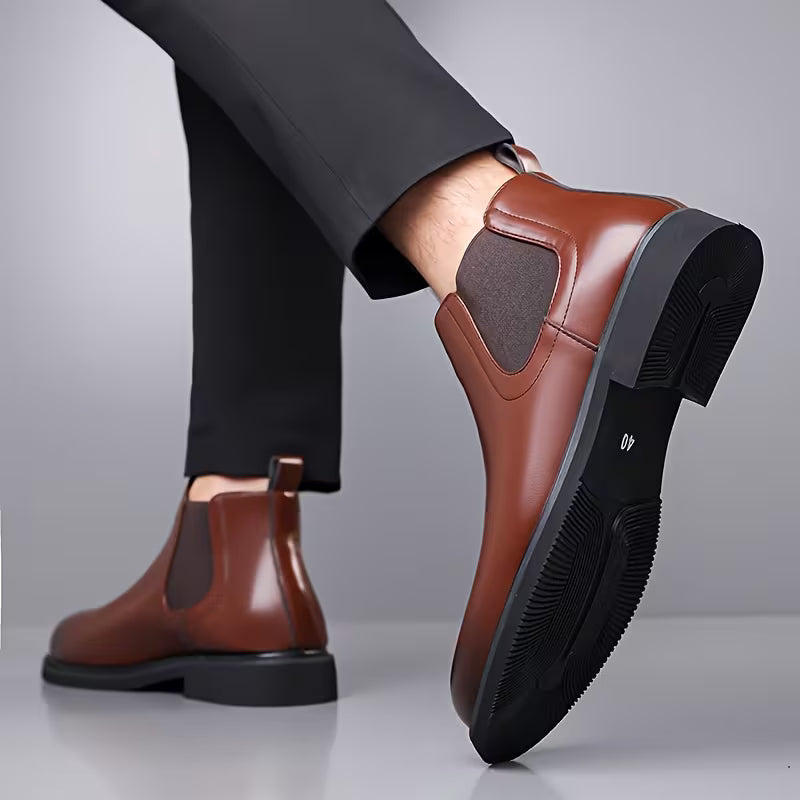 Zwarte hoge laarzen met weerbestendig bovenwerk