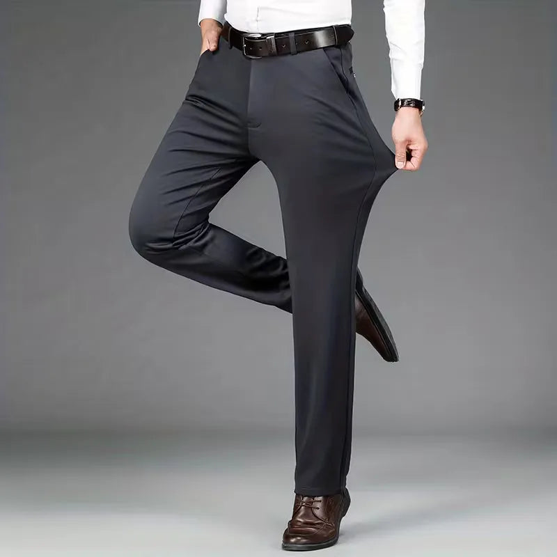 Zwarte zakelijke broek met rechte pijpen