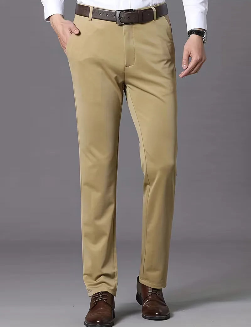 Zwarte zakelijke broek met rechte pijpen