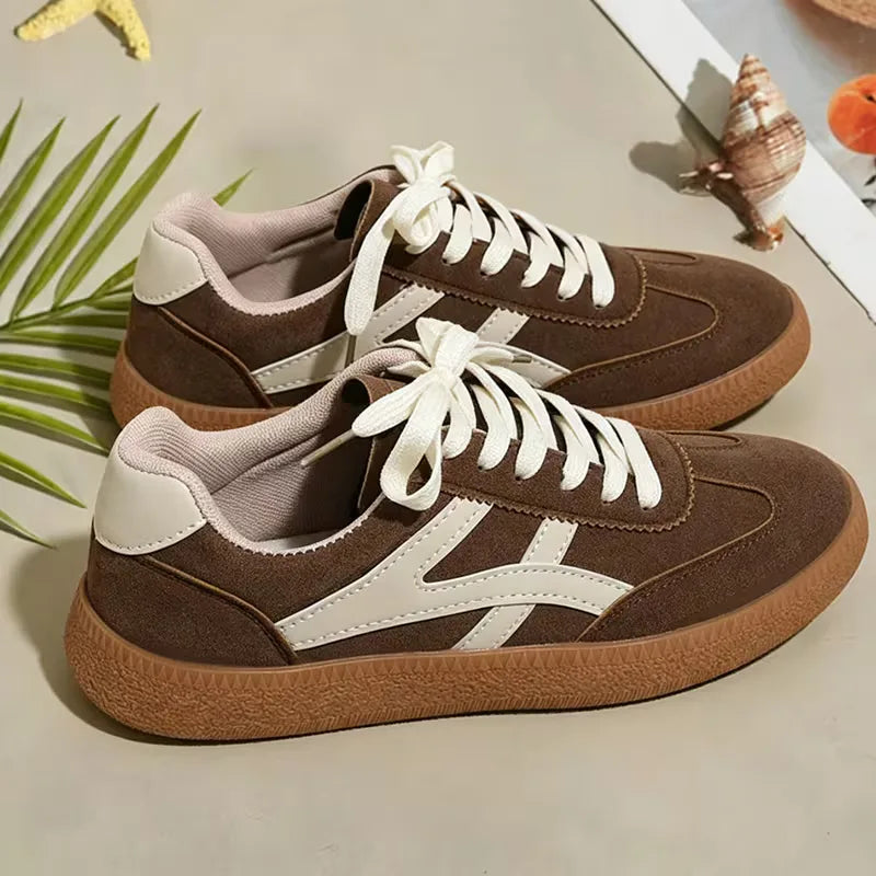 Lage sneakers met suède bovenwerk