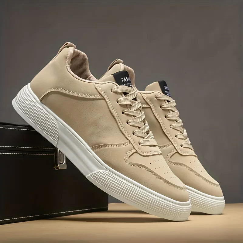 Lage sneakers met lace-up sluiting