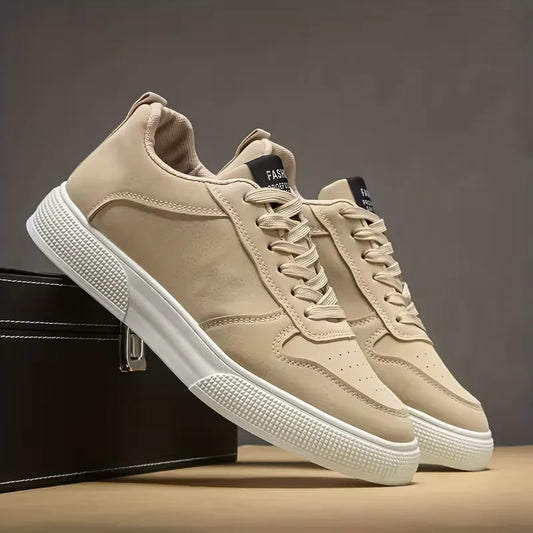 Lage sneakers met lace-up sluiting