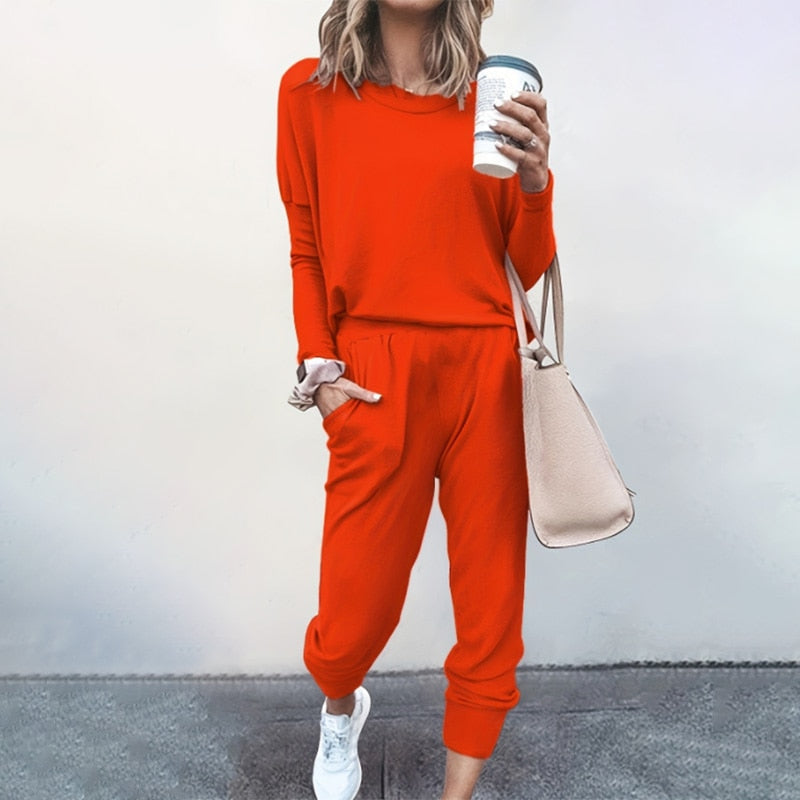 Adel | Comfortabel zacht tweedelig Joggingpak voor vrouwen in de kleur Oranje voor dames in Lounge stijl geschikt voor alle seizoenen.