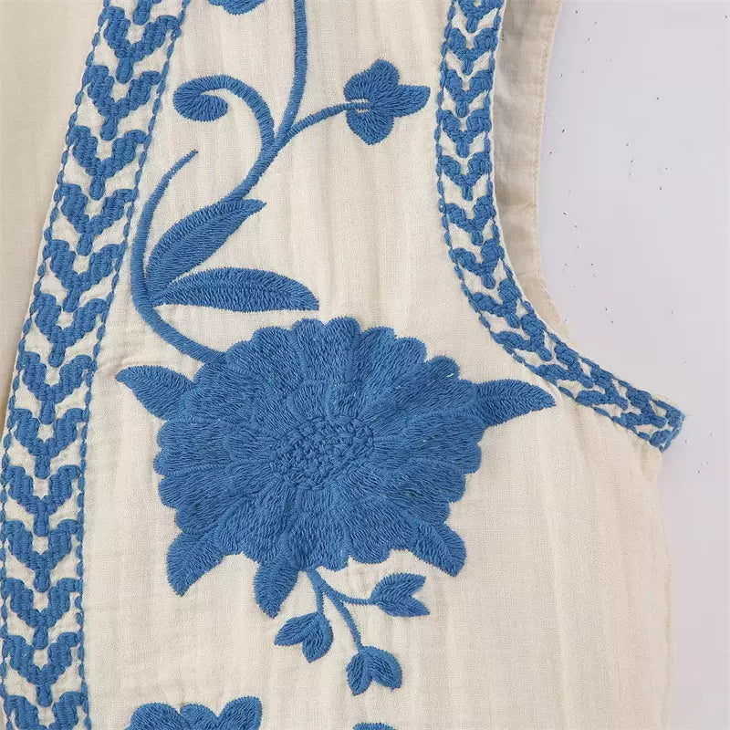 Alexsandra | Bloemen Gilet in de kleur Lichtblauw voor dames in stijl ideaal voor de zomer.