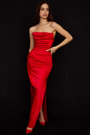 Annerie | Jurk met Verleidelijke Split in de kleur Rood voor dames in Party stijl ideaal voor de lente.