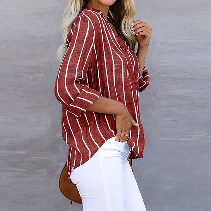 Gestreepte blouse - perfect voor elke gelegenheid. Biedt moeiteloos comfort, warmte en een trendy uitstraling. Gemaakt van duurzaam materiaal van hoge kwaliteit.