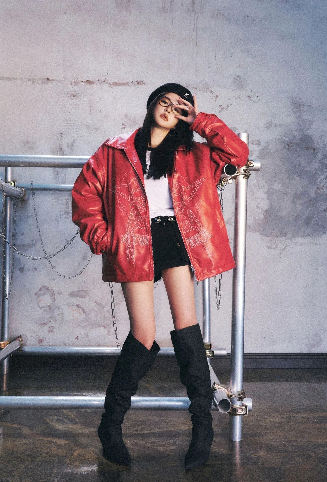 Aukje | Stijlvol straatracejack in de kleur Rood voor dames in stijl ideaal voor de herfst.