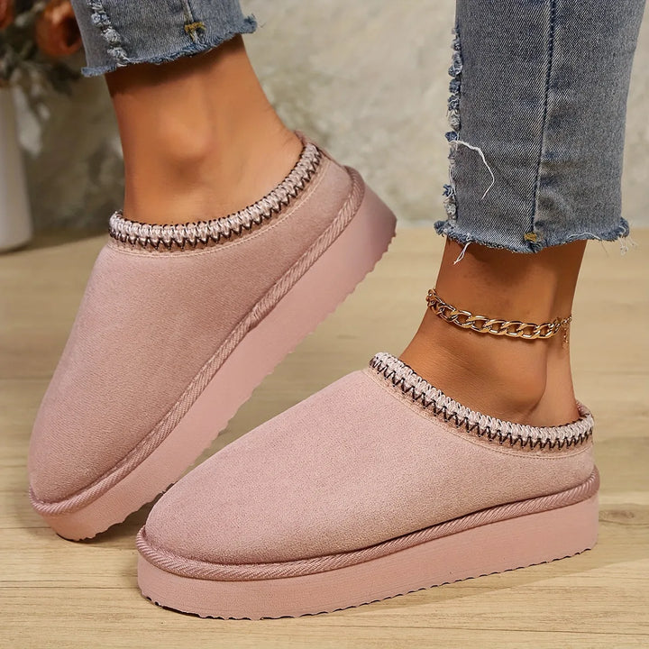 Slip-on slippers met pluche materiaal