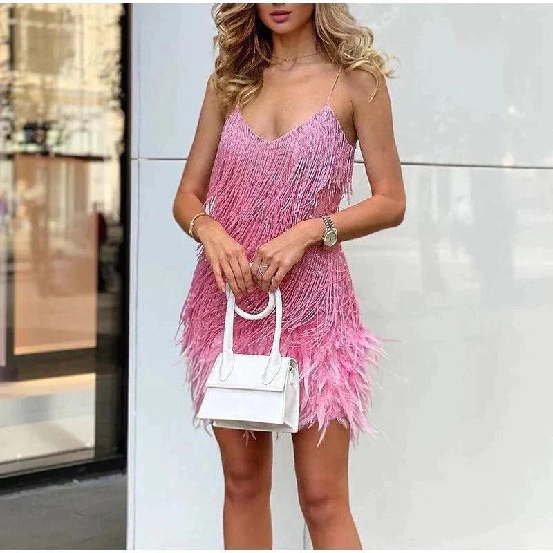 Bambi jurk | Stijlvolle cocktailjurk met pailetten in de kleur Roze voor dames in Party stijl ideaal voor de lente.