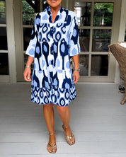 Bedrukte jurk met 3/4 mouwen in de kleur Blauw voor dames in stijl ideaal voor de lente.