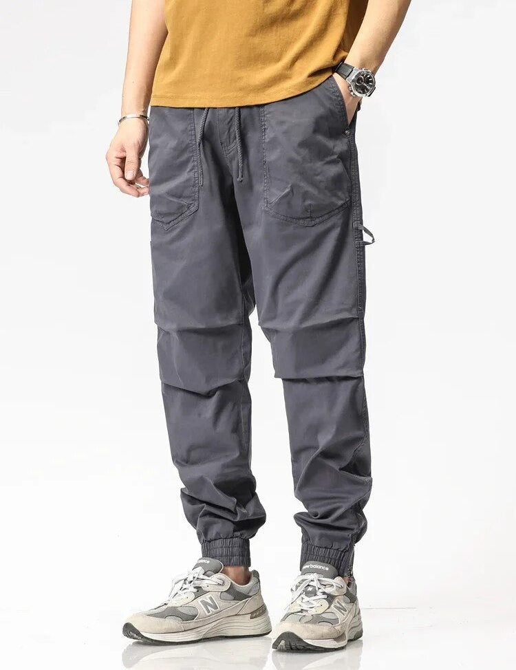 Berend | Slim-fit cargobroek voor heren. in de kleur Grijs voor heren in stijl geschikt voor alle seizoenen.