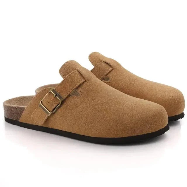 Birken | Suède instapsloffen met gesp in de kleur Beige voor heren in Heritage stijl geschikt voor alle seizoenen.