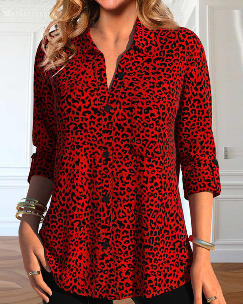 Blouse met luipaardprint en knopen in de kleur Rood voor dames in stijl ideaal voor de herfst.