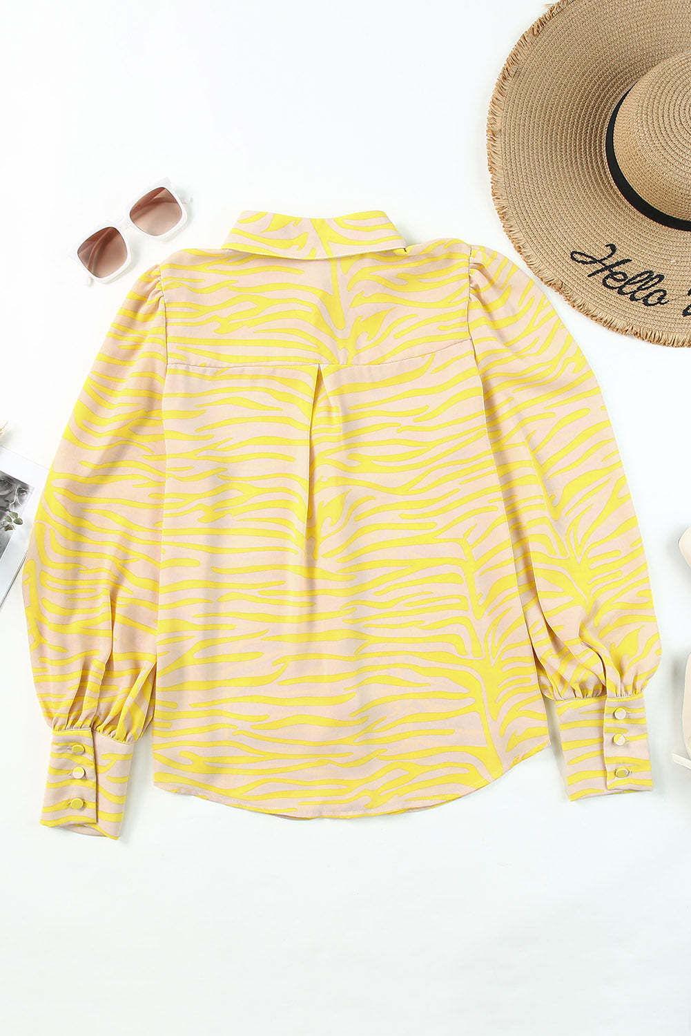 Blouse met zebraprintje en V-hals in de kleur Geel voor dames in stijl ideaal voor de herfst.