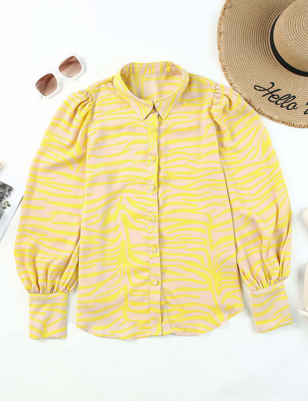Blouse met zebraprintje en V-hals in de kleur Geel voor dames in stijl ideaal voor de herfst.