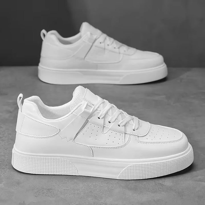 Lage sneakers met perforaties
