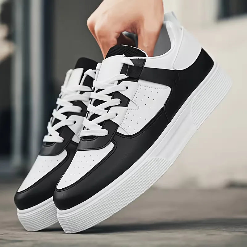Lage sneakers met perforaties