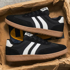 Lage sneakers met lace-up design