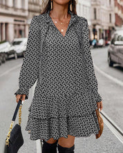 Camouflage bedrukte jurk met lange mouwen in de kleur Zwart voor dames in stijl ideaal voor de lente.