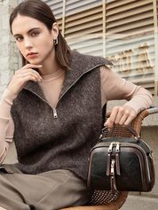 Carol Shell Handtas | Leuk & Modieus in de kleur Rood voor dames in stijl geschikt voor alle seizoenen.