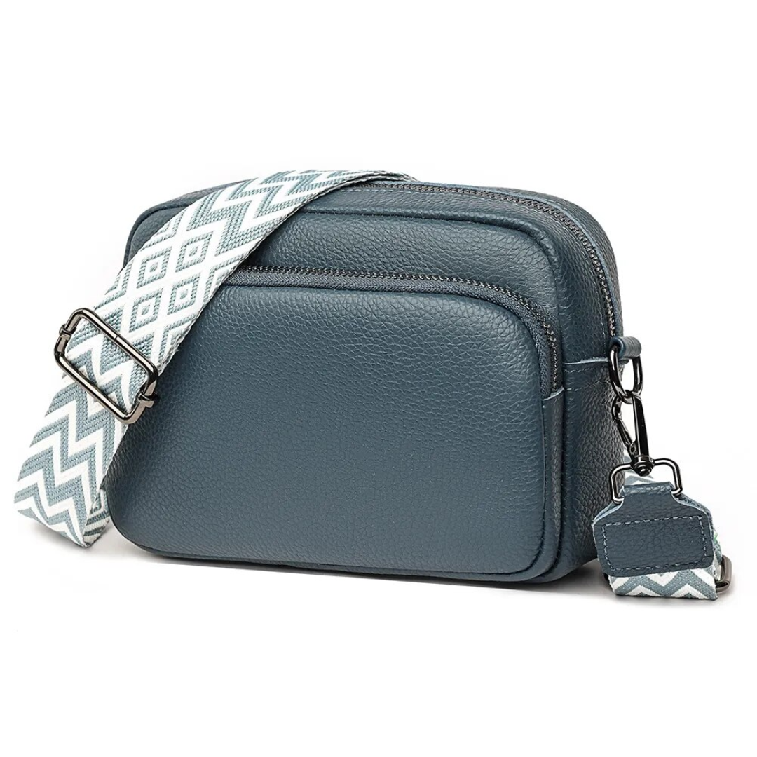 Carrie Messenger Tas | Strak & Stijlvol in de kleur Blauw voor dames in stijl geschikt voor alle seizoenen.