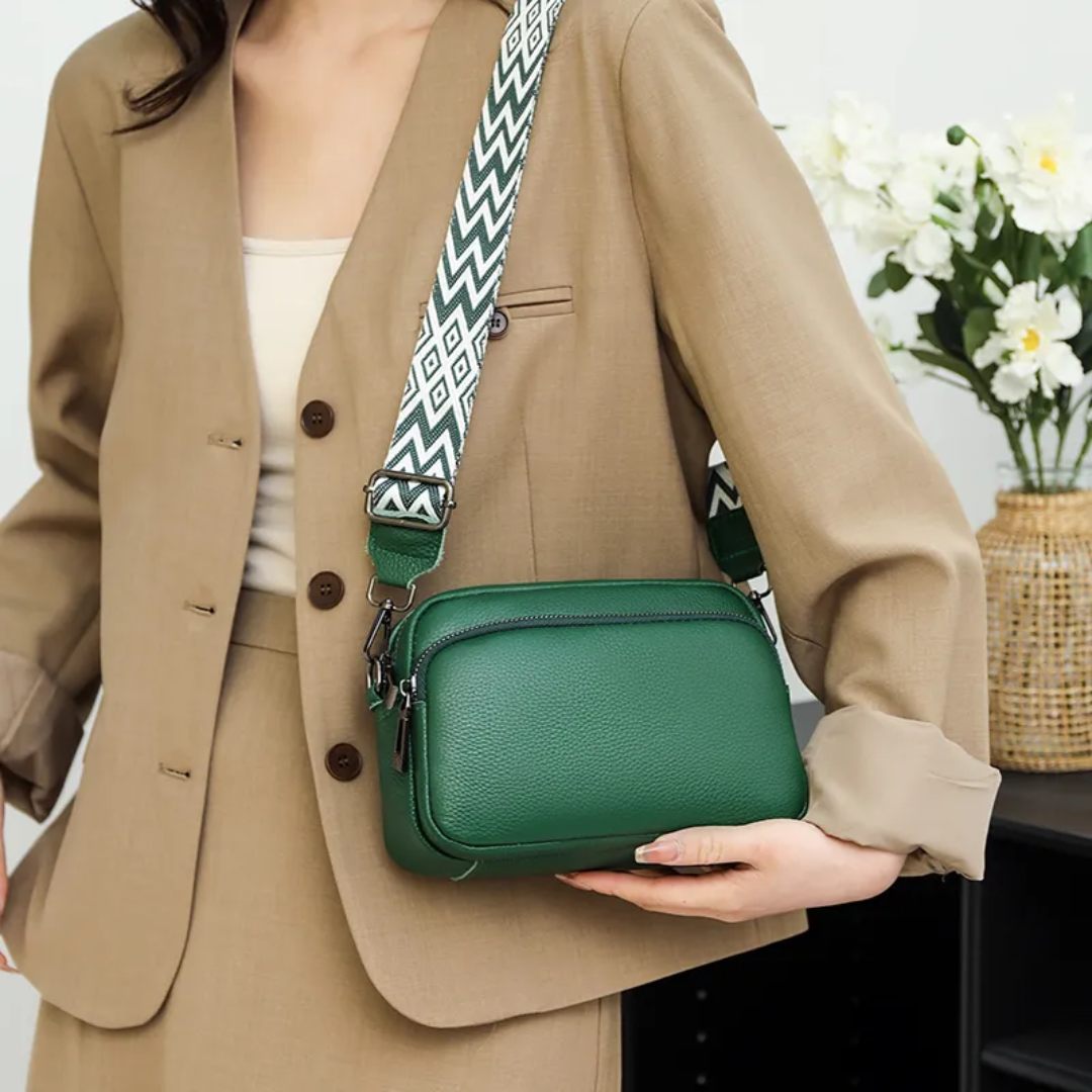 Carrie Messenger Tas | Strak & Stijlvol in de kleur Blauw voor dames in stijl geschikt voor alle seizoenen.