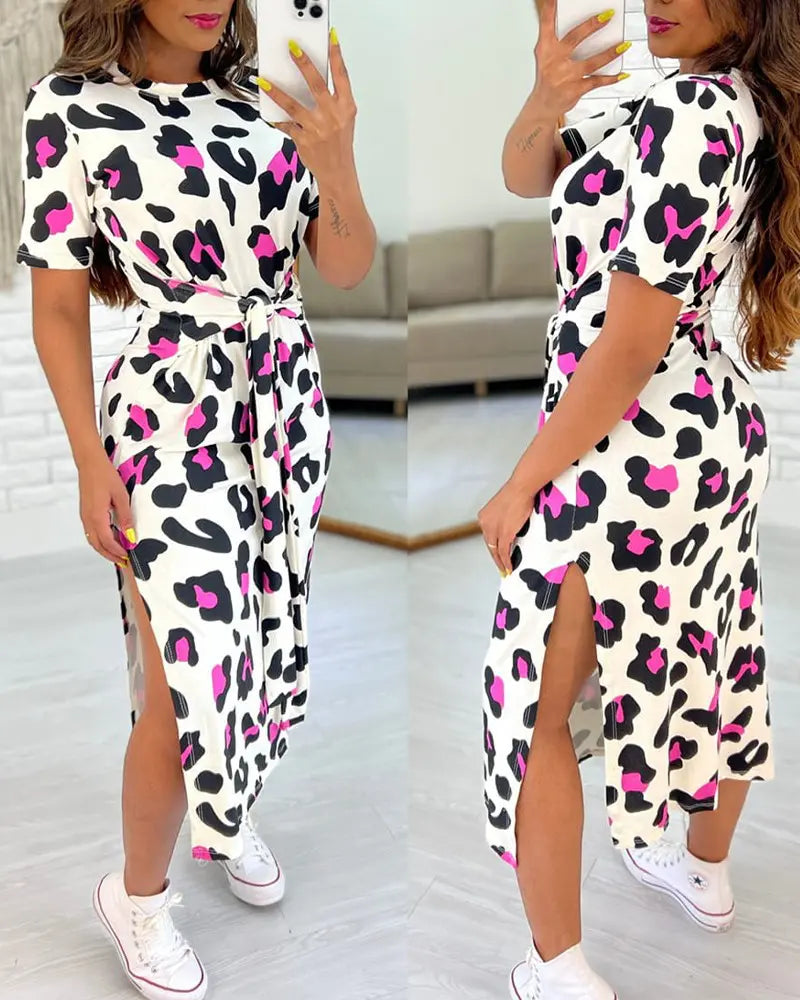 Casual Jurk Luipaardprint in de kleur Wit voor dames in stijl ideaal voor de lente.