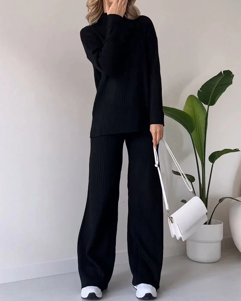 Casual Set | Coltrui en bijpassende broek in de kleur Zwart voor dames in stijl ideaal voor de herfst.