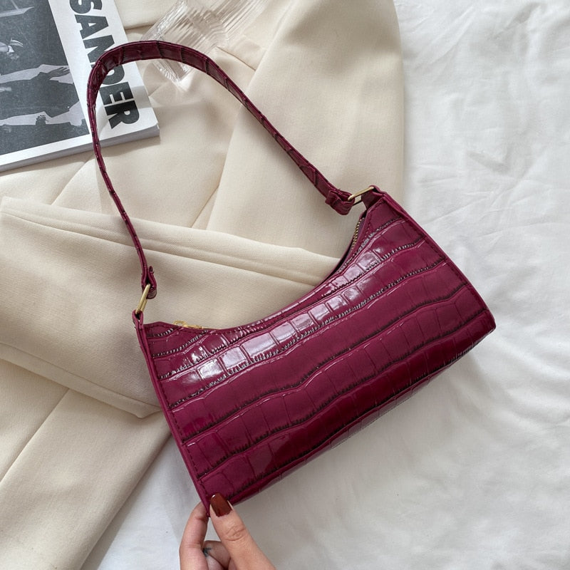 Celine Bag | Fashionable handtas voor dames in de kleur Paars voor dames in stijl geschikt voor alle seizoenen.