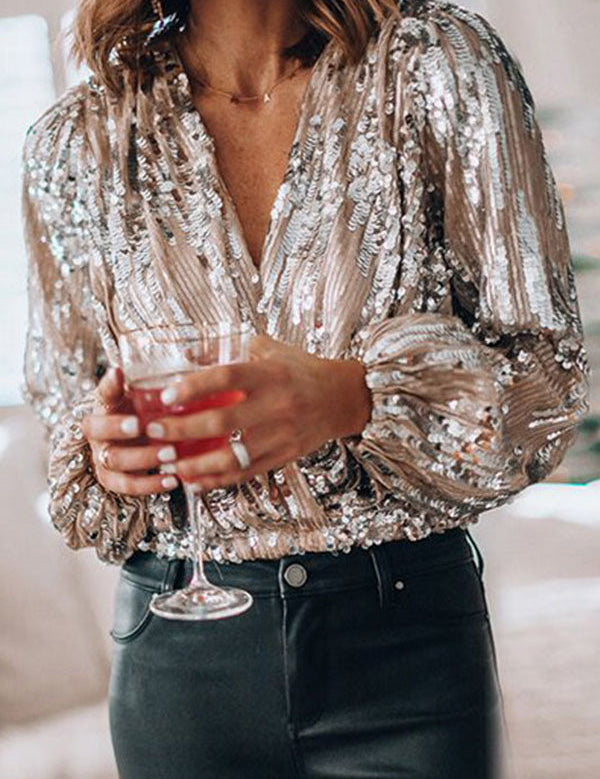 Tijdloze elegantie en stijl komen samen in de Sophie glamourblouse. Gemaakt van kwaliteitsmaterialen en voorzien van een verfijnd ontwerp, biedt deze blouse een tijdloze uitstraling en hoogwaardig vakmanschap.