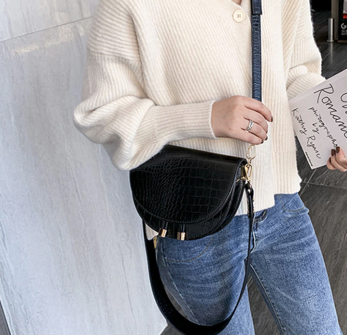 Chelsey Crossbody Tas | Een stoere tas met krokodillenprint in de kleur Zwart voor dames in stijl geschikt voor alle seizoenen.