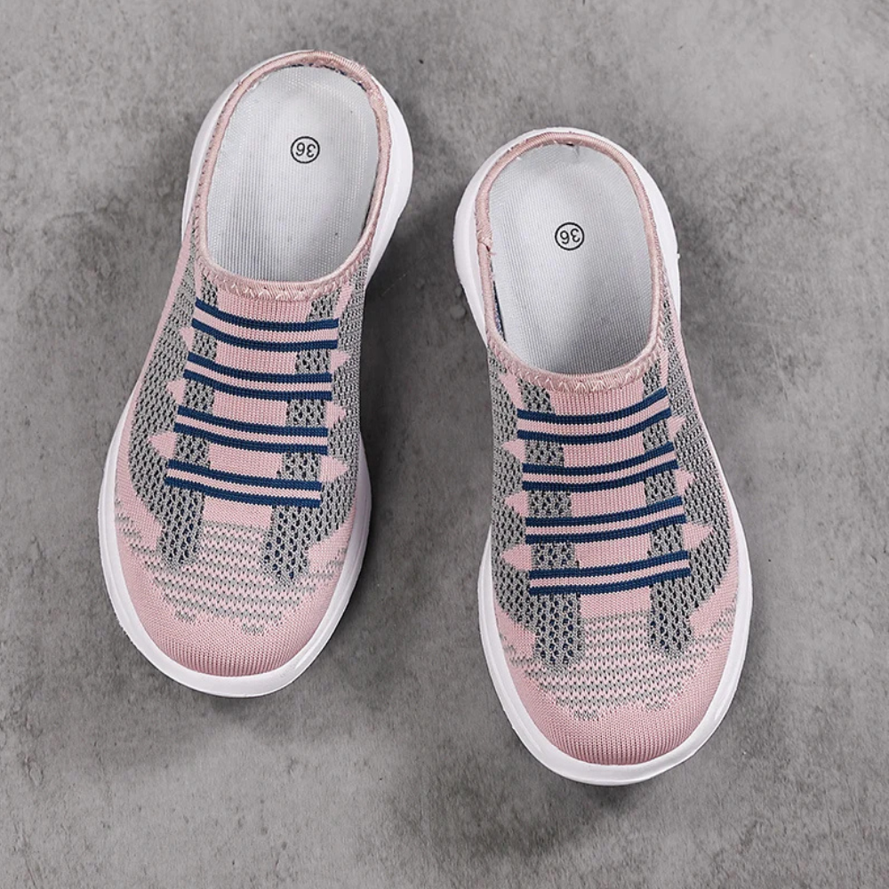 Comfortabele mesh instap schoenen in de kleur Zwart/Wit voor dames in Beach stijl geschikt voor alle seizoenen.