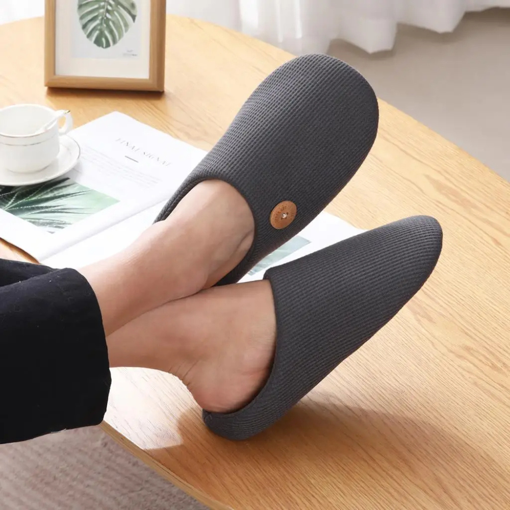 Comfortabele traagschuim slippers in de kleur Khaki voor dames in Beach stijl geschikt voor alle seizoenen.