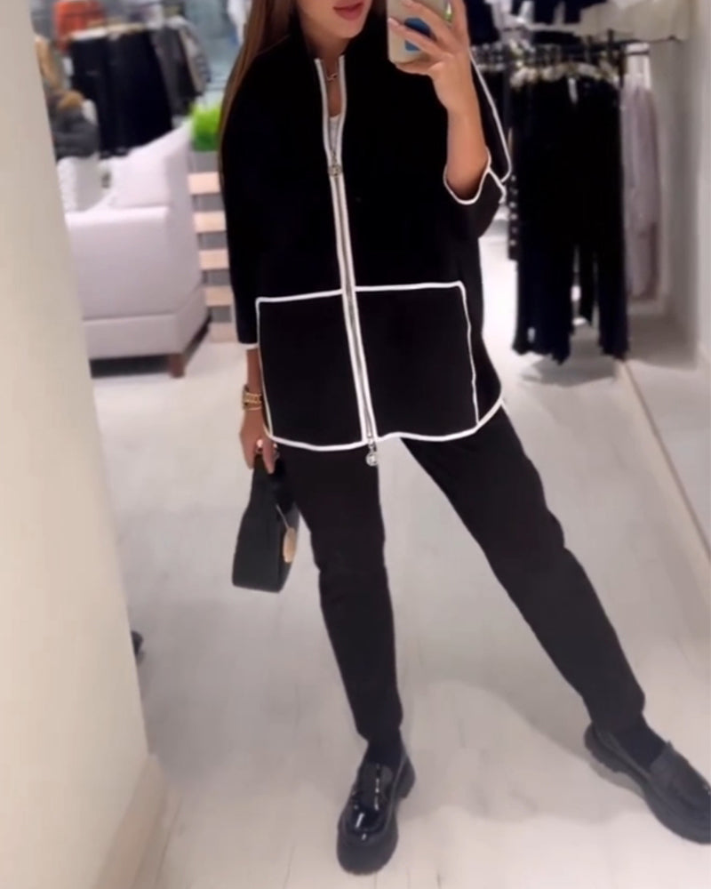 Contrast Coat met rits in de kleur Zwart voor dames in stijl ideaal voor de herfst.