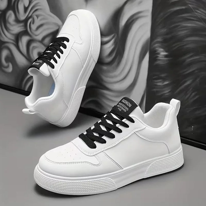 Lage sneakers met lace-up sluiting