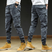 Daan | Cargo broek met slanke pasvorm en meerdere zakken in de kleur Donkergrijs voor heren in Outdoor stijl geschikt voor alle seizoenen.