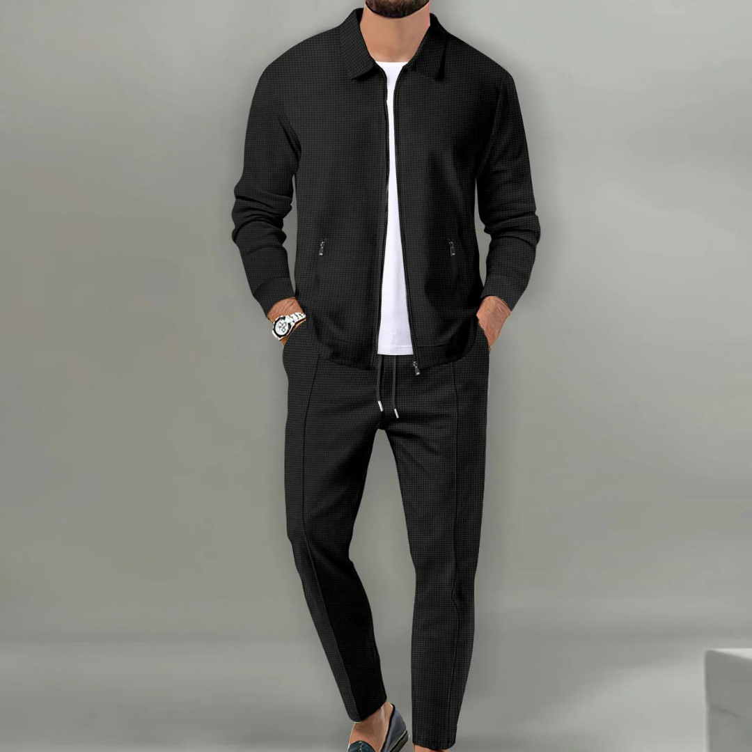 Daan | Premium outfitset | polovest en bijpassende chino broek in de kleur Zwart voor heren in Casual stijl ideaal voor de zomer.