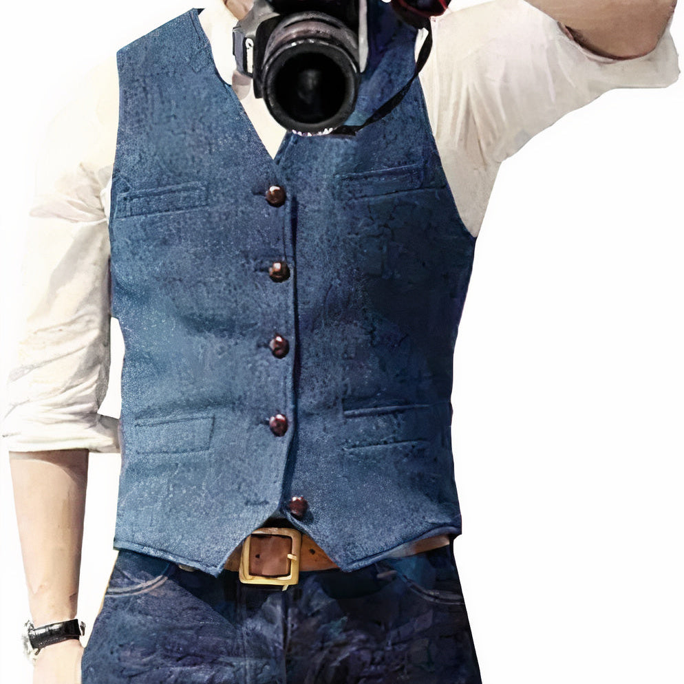 Deze heren bodywarmer voegt moeiteloos klasse toe aan elke outfit. Gemaakt van hoogwaardige materialen, combineert het stijlvolle en tijdloze design de charme van een gilet met het gemak van een vest. Een onmisbare aanvulling voor elke herengarderobe.