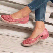 Daantje | Vintage leren espadrilles met uitgehold design in de kleur Roze voor dames in Beach stijl ideaal voor de zomer.