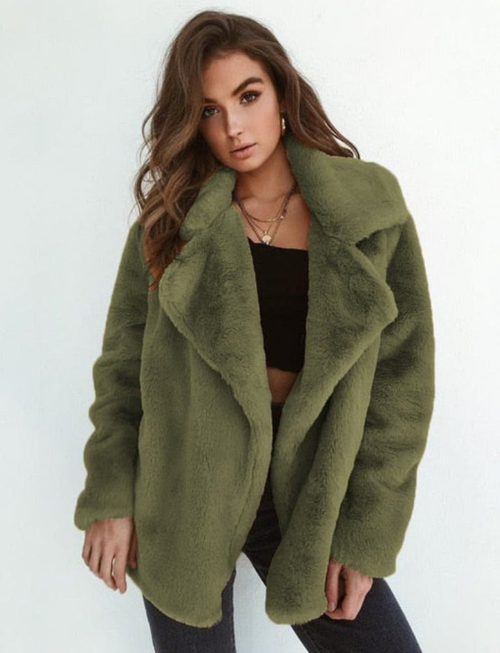 Dafne | Luxe Kunstbont Jas in de kleur Groen voor in stijl ideaal voor de herfst.