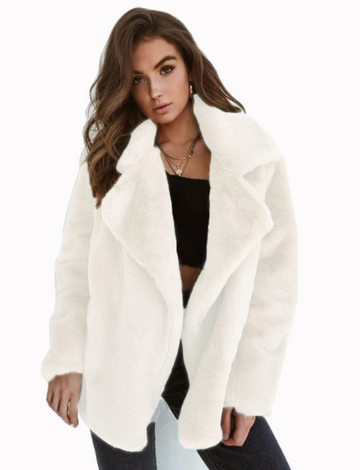 Dafne | Luxe Kunstbont Jas in de kleur Wit voor in stijl ideaal voor de herfst.