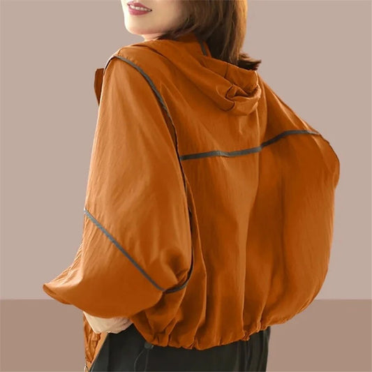 Danya | Luchtige zomer hoodie jas in de kleur Oranje voor dames in Lounge stijl ideaal voor de lente.