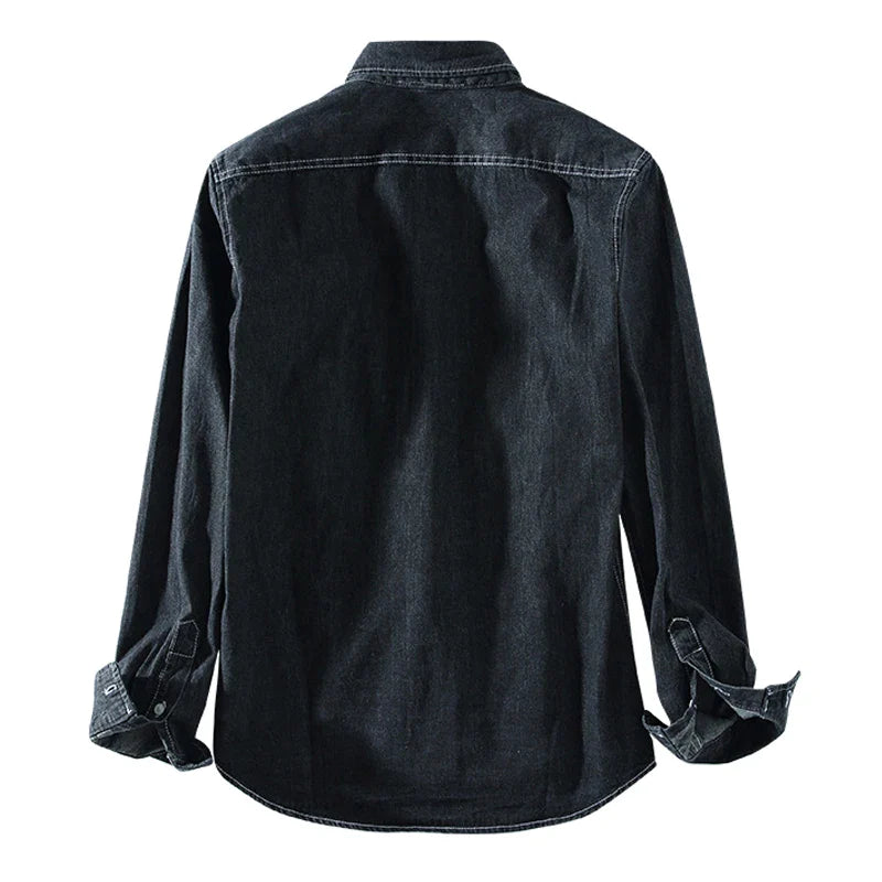 Denim overhemd in de kleur Donkerblauw voor heren in stijl ideaal voor de lente.