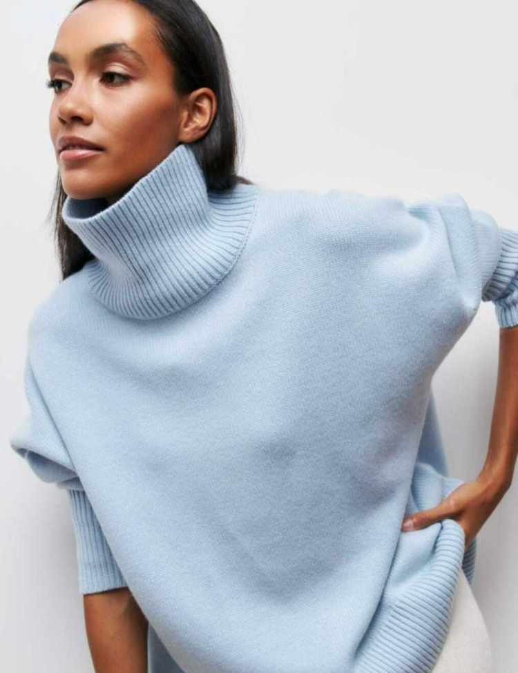 Dikke Coltrui met split in de kleur Blauw voor dames in stijl ideaal voor de herfst.