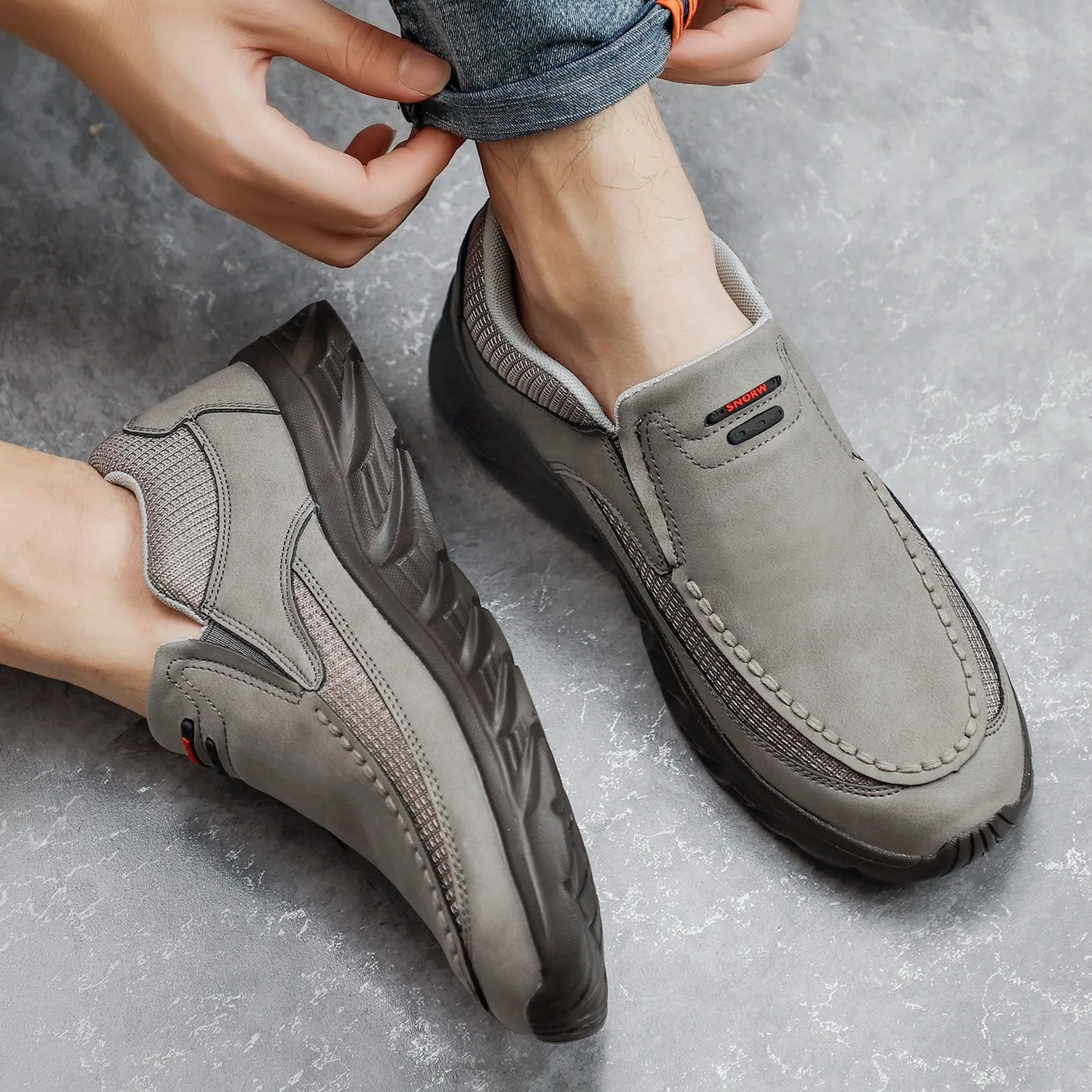 Stijlvolle heren sneakers - een perfecte combinatie van mode en functionaliteit voor de moderne man. Verhoog je stijl met deze sneakers, het toppunt van premium comfort in herenschoenen.