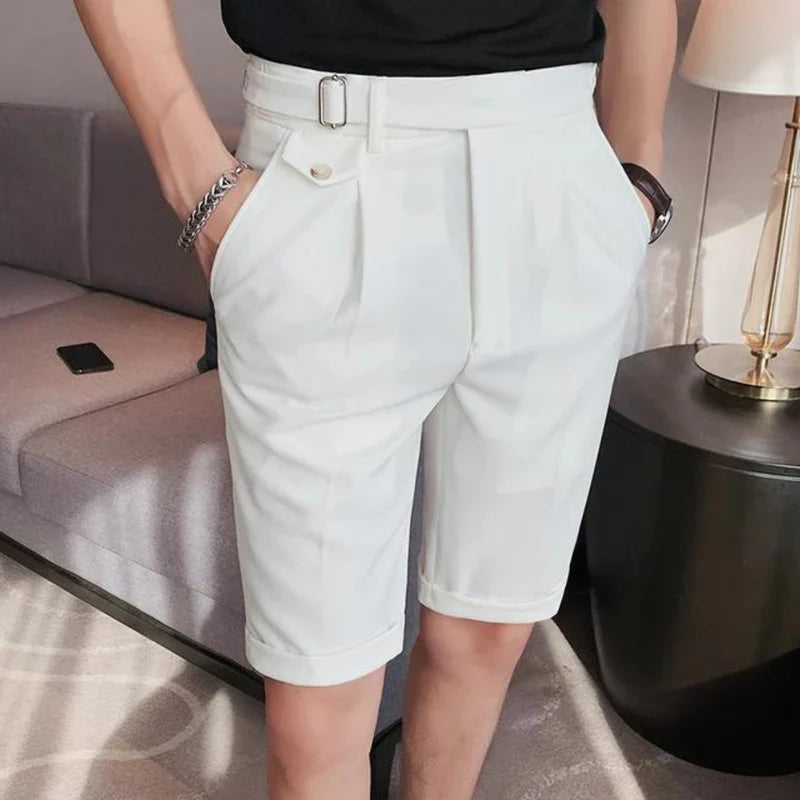 Dries | Korte broek met elegantie in de kleur Wit voor heren in stijl ideaal voor de lente.